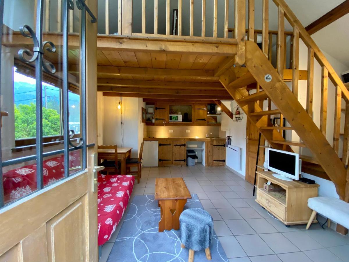 Grenier savoyard Villa Verchaix Eksteriør bilde